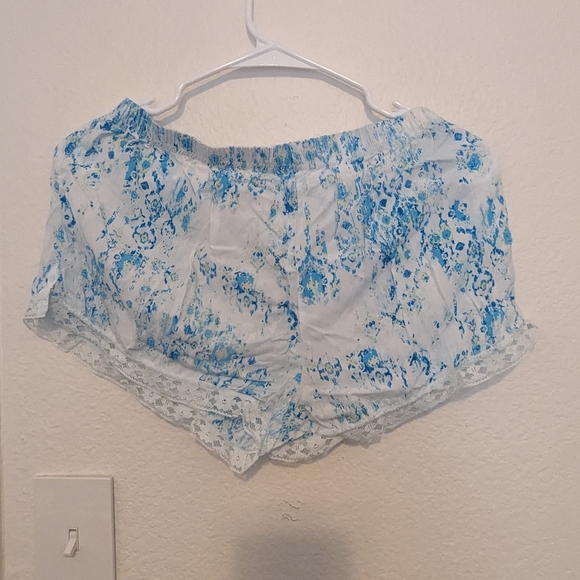 Adore me blue and white shorts - Picture 2 of 5